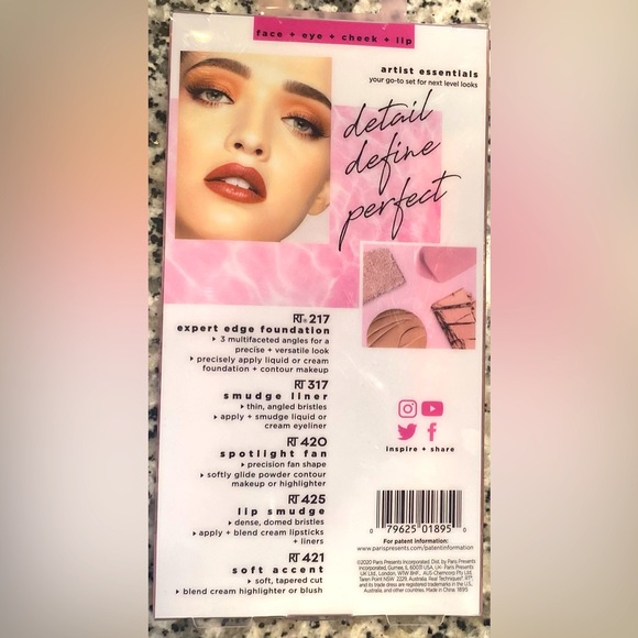 Real Techniques Artist Essential Face, Eyes, Lips Makeup Brush Set - Picture 6 of 6